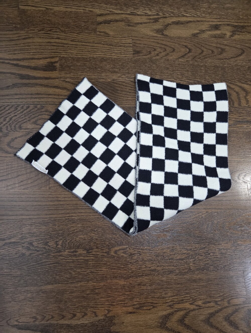 Shiraleah Black and White Checkerboard Puffy Scarf Sz.70×12in.